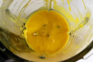 搅打至细腻顺滑即可。