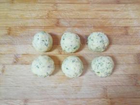 分成大小一致的小剂子。