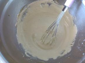 用手抽翻拌均匀