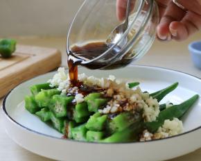 浇入步骤步骤10的汤汁