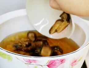 泡香菇的水和香菇一起下锅