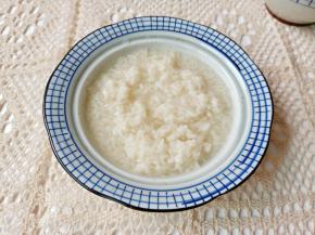 酒酿放一点，增加汤汁的口感。