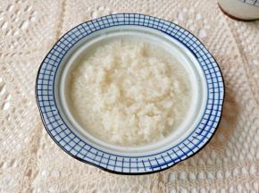 酒酿放一点，增加汤汁的口感。