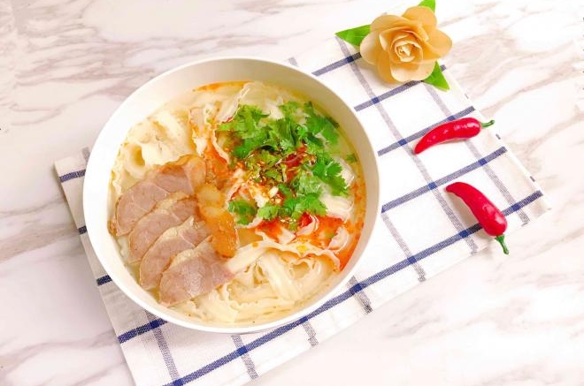 非正宗版兰州牛肉刀削面