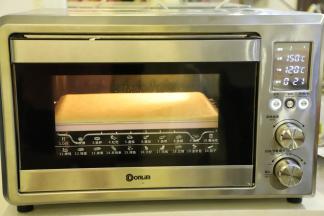 烤箱预热上火150度，下火120度，中下层25分钟。