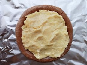 铺上一层榴莲果肉。