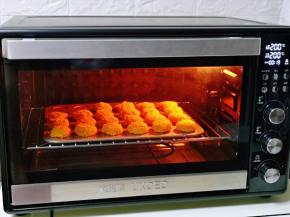 上下200度烤20分钟。(时间及温度仅供参考，具体请根据自家烤箱性能另定)