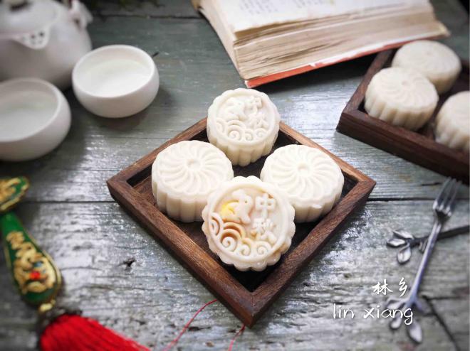 莲蓉馅饼皮月饼