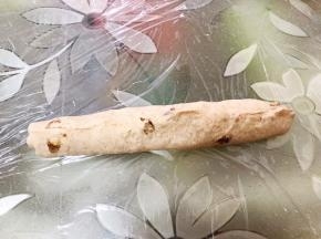 再把上下两边合起来捏紧