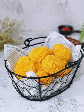 吃的时候蘸上番茄酱，味道嗲的嘞～赛过肯德基呦～