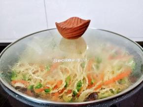 盖上盖子焖一分钟。