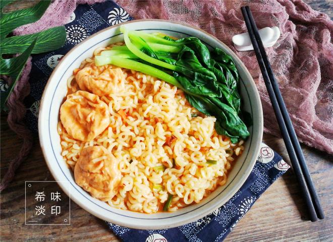 青菜油面筋煮泡面