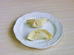 再按个人喜好的形状包起来即可。