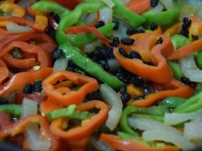 加入适量豆豉翻炒