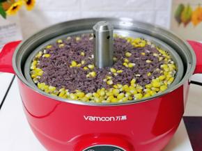 煮饭模式结束后会鸣笛，回到待机状态，这时保温5分钟再断电。