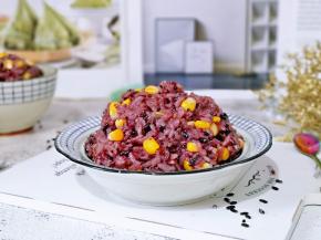 盛出装入碗中，健康美味，营养均衡。