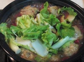 放入青菜心，待菜变软，即可关火