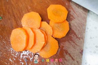 胡萝卜去皮切片