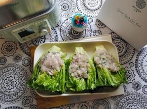 依次酿好后放入碟子里码好，放回蒸炖锅里