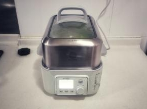 蒸的过程不漏气，不喷水，声音小，雾气少，安安静静把菜做好。快蒸出来的菜，营养不被破坏不流失，青菜不易发黄

