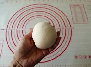 揉成光滑的面团