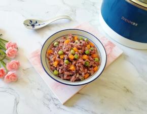 高颜值的糙米蔬菜饭。