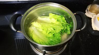 放入生菜