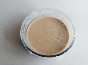 盖上保鲜膜，在室温下静置40分钟