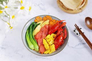 超级好吃又简单的酸汤泡面就制作完成了！