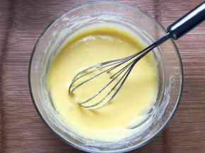 搅拌至顺滑无颗粒状态