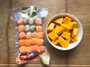 准备好咸蛋黄和南瓜