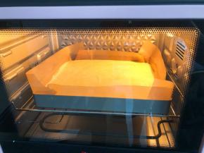 放入预热好的烤箱中层，170度20分钟