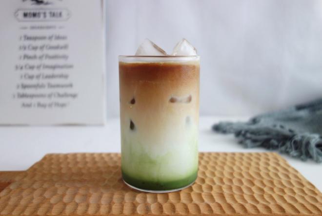 冰抹茶拿铁咖啡