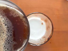 倒入冷藏后的咖啡液