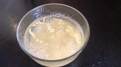 小米用清水浸泡半小时