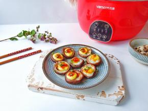 香菇肉质肥厚细嫩，鹌鹑蛋营养丰富。