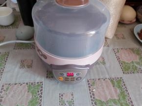 盖好盖子，启动炖煮。