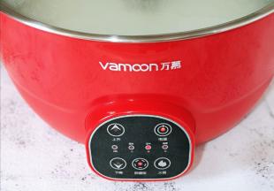 启动“脱糖饭”按键，按个人口味选择米饭的软硬，有偏软，适中，偏硬，任你选择，我选的适中。
