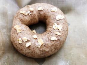 用大漏勺捞出，趁热撒上燕麦片