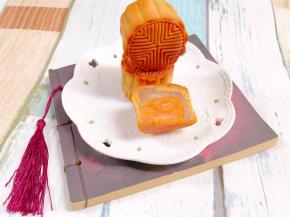 小月饼也要一整个咸蛋黄才满足嘛