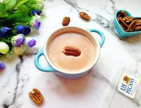 半个小时左右，味道香浓的碧根果花生米糊就做好了。