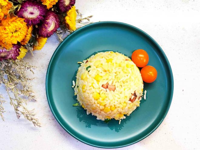 脆皮肠玉米炒饭