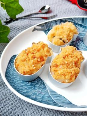 糯糯的糯米饭配上芝麻海苔肉松，一口一个不过瘾！