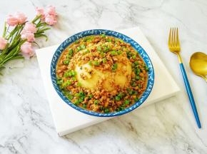 用料十足的香菇肉末土豆泥。