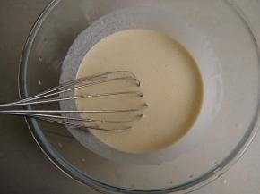 拌成没有颗粒的稀糊状