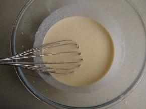 拌成没有颗粒的稀糊状