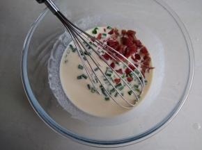 再加入培根丁和葱花