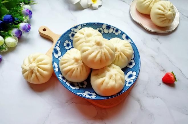 槐花大肉馅包子
