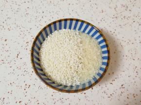 大米和糯米淘好。