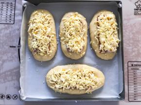 撒上马苏里拉芝士